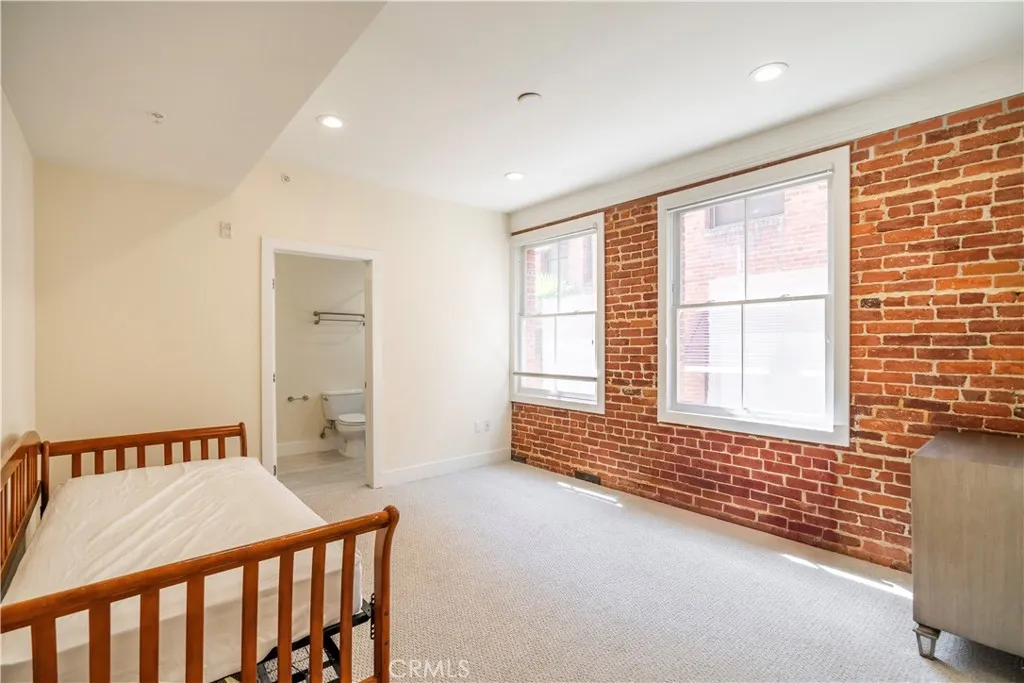 139 S Los Robles Avenue 205, Pasadena, California 91101 home-pic-19